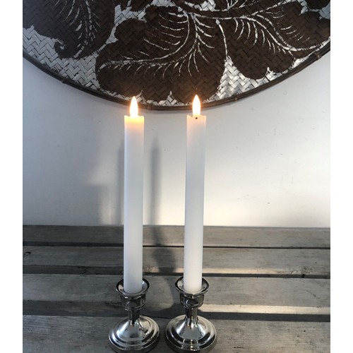 Outlet: LED kroonluchter kaars met 3D vlam 25cm in wit - 2-pak