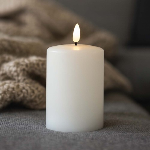 LED Stompkaars 10cm hoog, gesmolten look, vlameffect - Ø7,5cm, 10cm hoog, werkt m. afstandsbediening, echte was